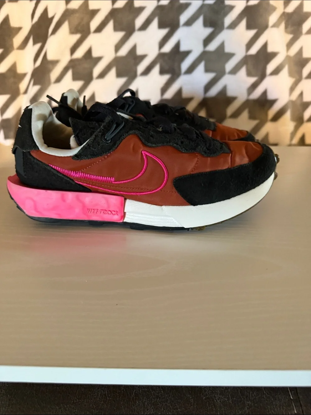 Nike Fontanka Waffle Burnt Sunrise Black Pink Prime Womens 8